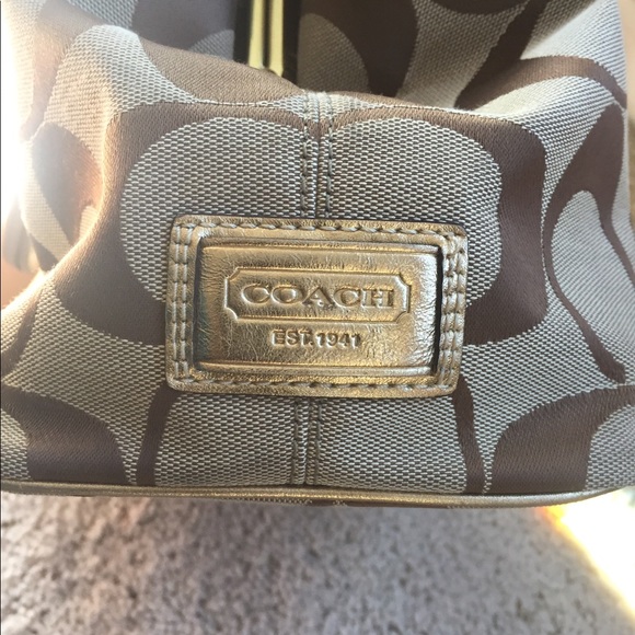 ❣️ SOLD ❣️ Authentic Tan and Gold Coach - Picture 6 of 8